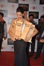 Deepika Padukone at Big Star Awards red carpet in Andheri, Mumbai on 18th Dec 2013